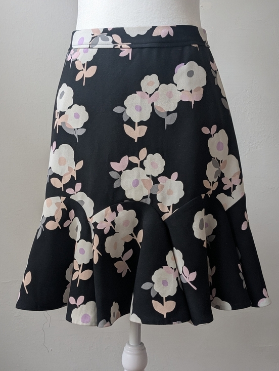 kate spade Dresses & Skirts - Kate Spade Rules Floral Skirt In Black And Multicolor Size 2
